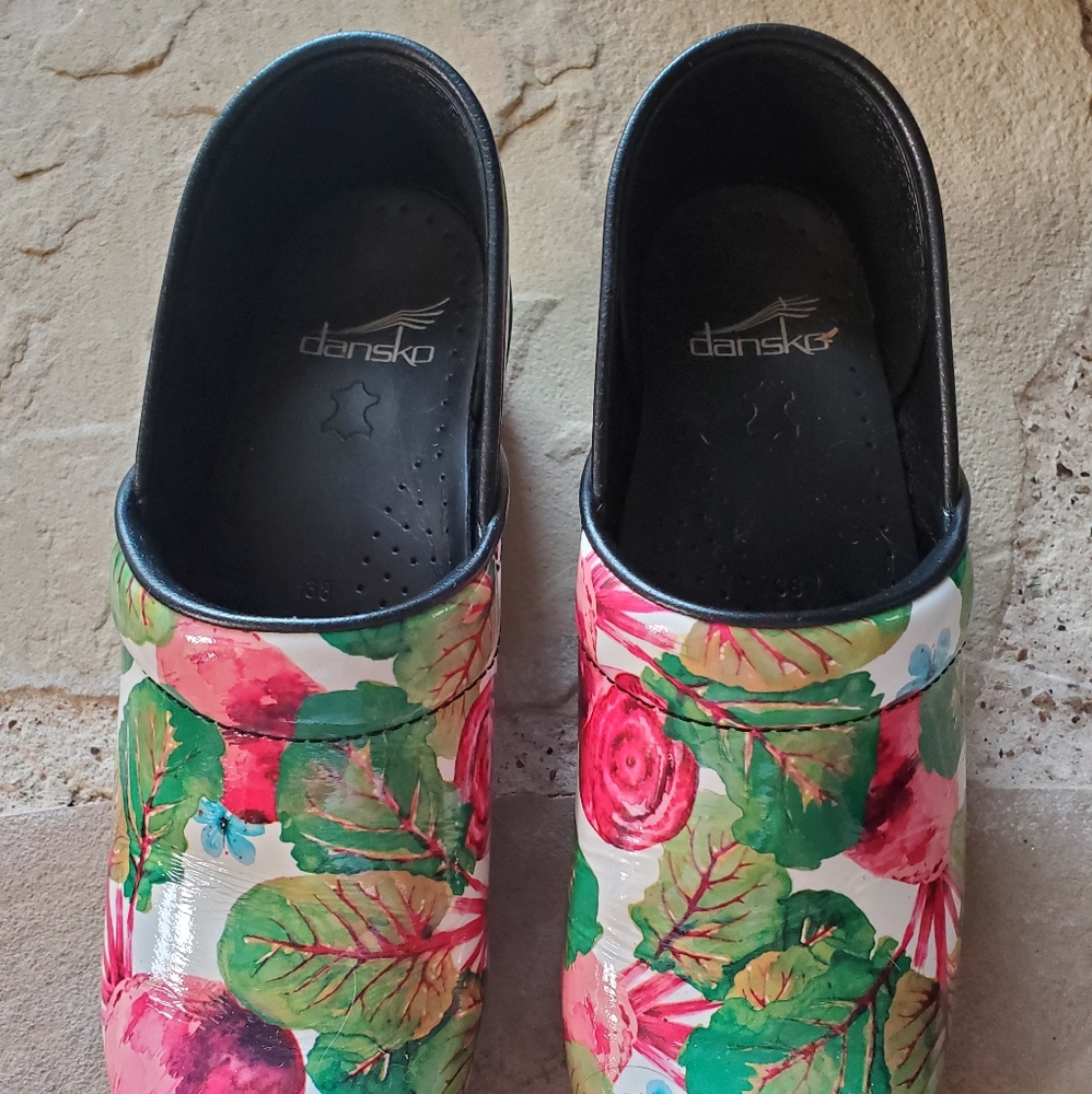 Dansko Professional stapled clog